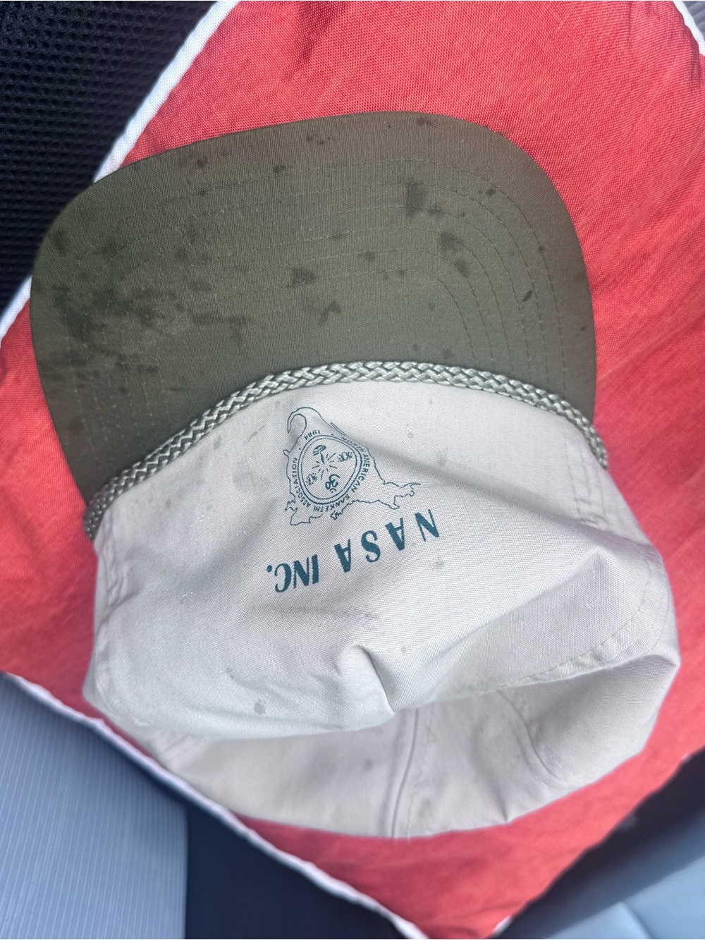 Men's Two-Tone Outdoor Cap in Khaki and Olive